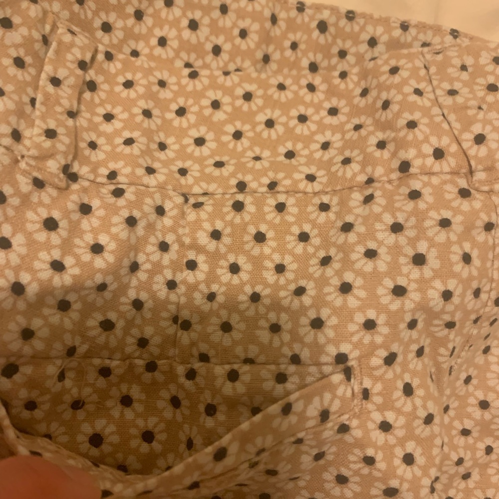 Ann Taylor daisy flower shorts - Picture 3 of 3